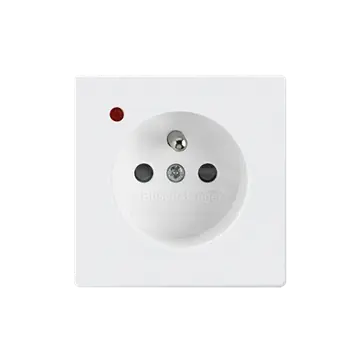 Sleva Solo zásuvka 1-násobná přepěťová s clonkami studio bílá